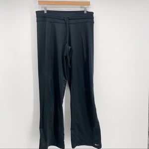 Nike Dri-Fit Women's Flare Yoga Pants Size Medium